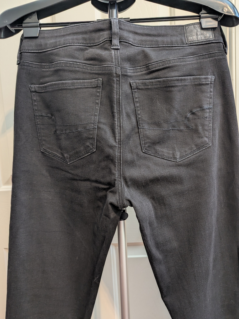 American Eagle Women's Black Skinny Jeans - Size 10 Short